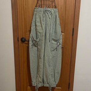 NWT Blue Velvet Brand Striped Green Cargo Pants Size S